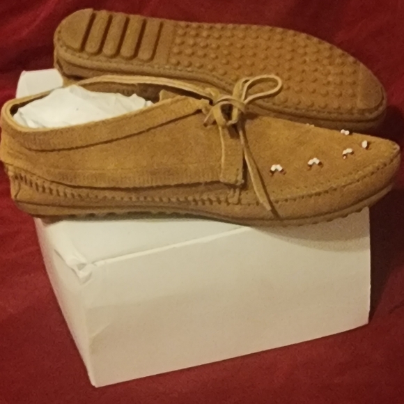 Minnetonka moccasin ladies sz 9 Nwot nvr worn. mc2 - Picture 5 of 6